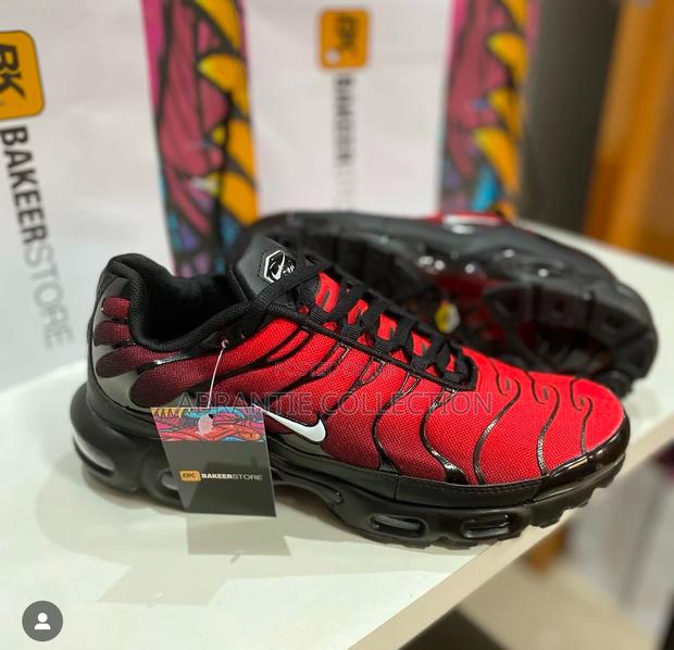 Nike Airmax Plus Tn Deadpool · Photo 4