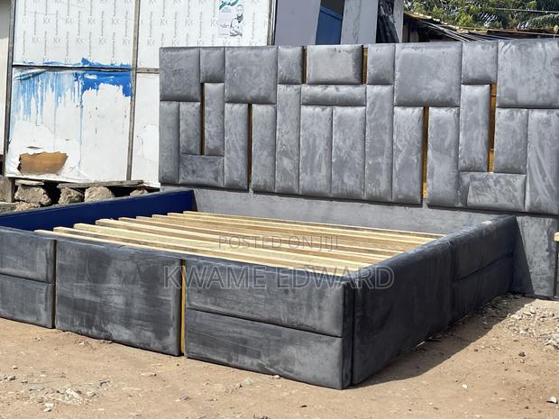 King Size Bed · Photo 2