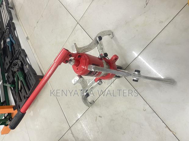 30ton Integrated Hydraulic Three(3) Jaw Puller photo 18