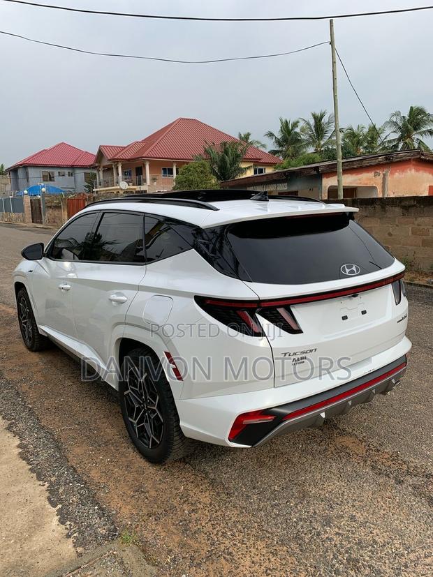 Hyundai Tucson Limited 2024 White photo 2