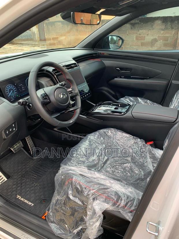 Hyundai Tucson Limited 2024 White photo 9