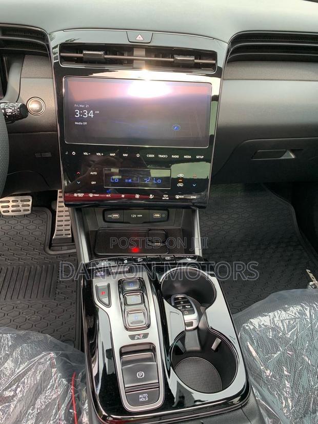Hyundai Tucson Limited 2024 White photo 14