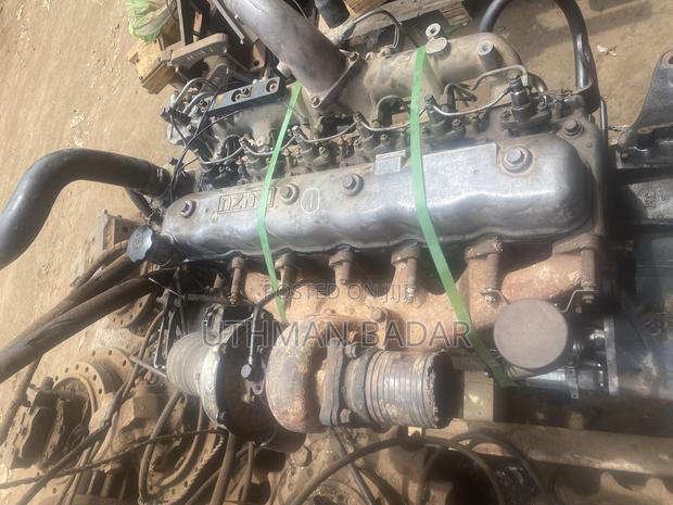 Excavator Isuzu 215 Engine · Photo 4