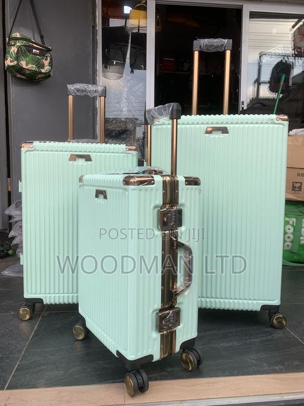 Zipless Luxurious 3set Suitcase · Photo 4