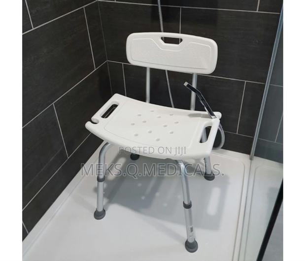 Shower Seat With Backrest · Photo 2