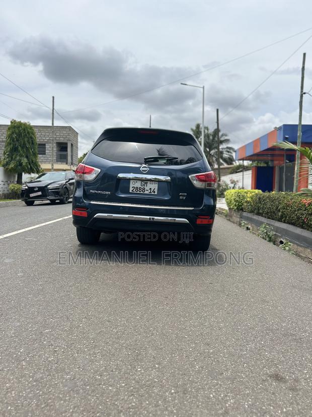 Nissan Pathfinder SV 4dr SUV 4WD (3.5L 6cyl CVT) 2014 Gray