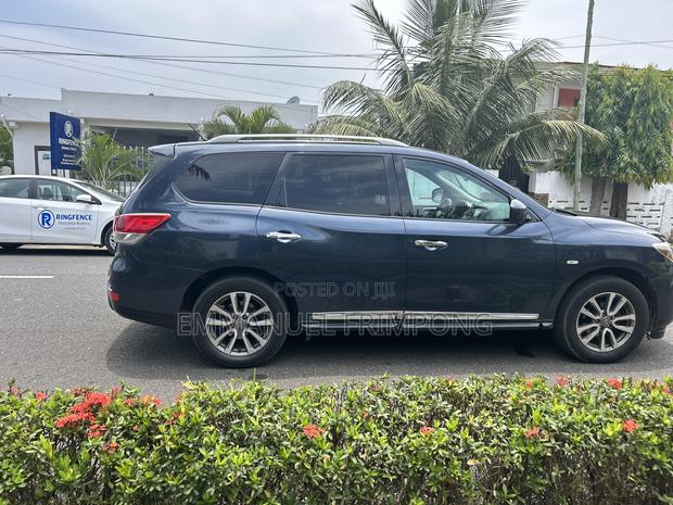 Nissan Pathfinder SV 4dr SUV 4WD (3.5L 6cyl CVT) 2014 Gray