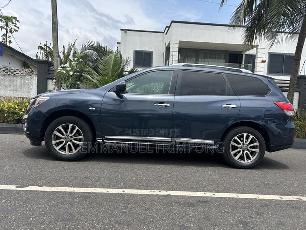 Nissan Pathfinder SV 4dr SUV 4WD (3.5L 6cyl CVT) 2014 Gray