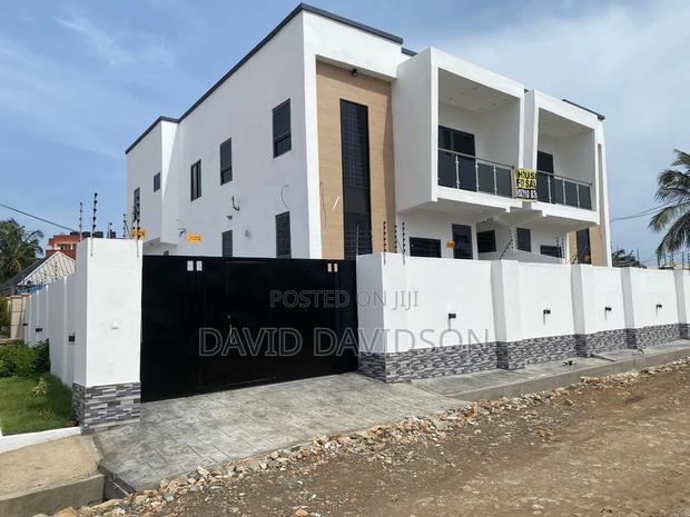 4bdrm House in 4 Bedroom Duplex, Tema Metropolitan for sale · Photo 1