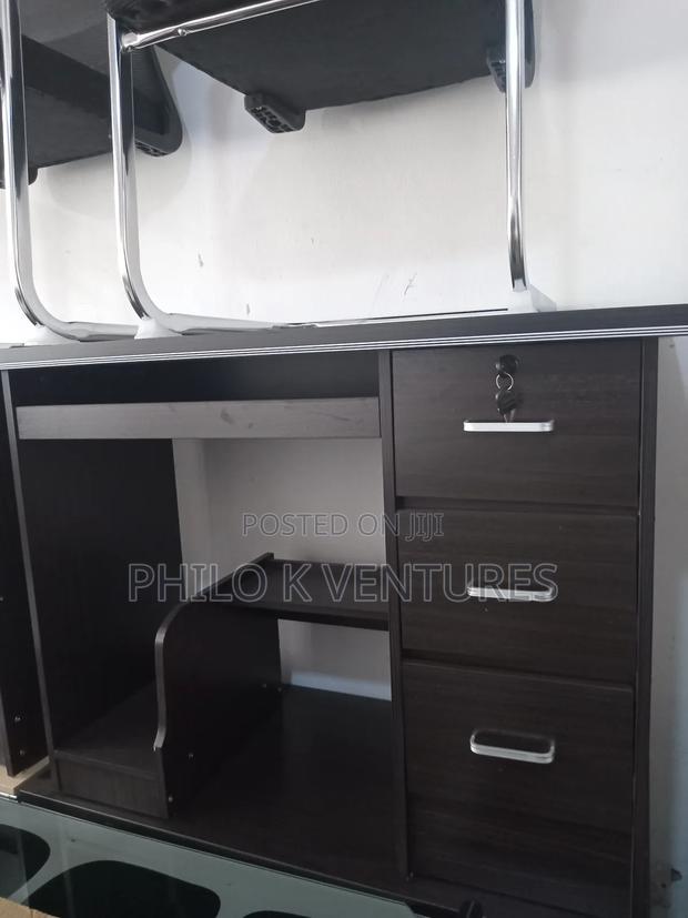 Cubicle Desk · Photo 2