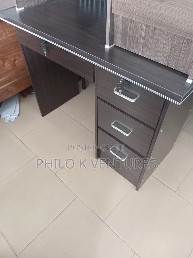 Editing Desk · Photo 2