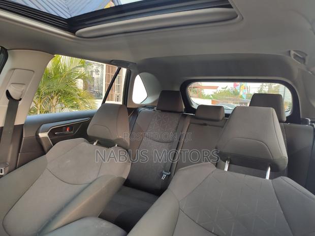 Toyota RAV4 XLE AWD 2020 Gray