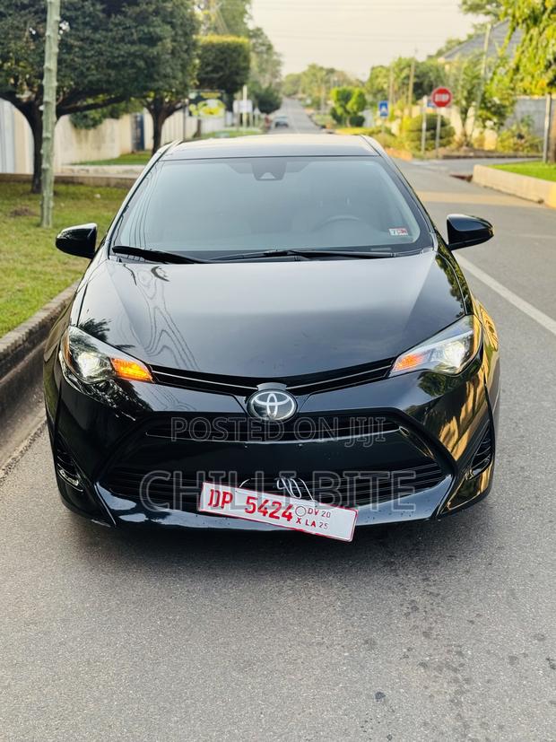 Toyota Corolla LE Eco (1.8L 4cyl 2A) 2018 Black photo 2