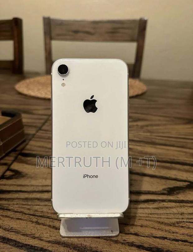 Apple iPhone XR 128 GB White