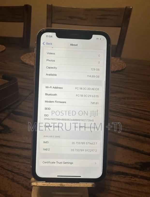 Apple iPhone XR 128 GB White photo 2
