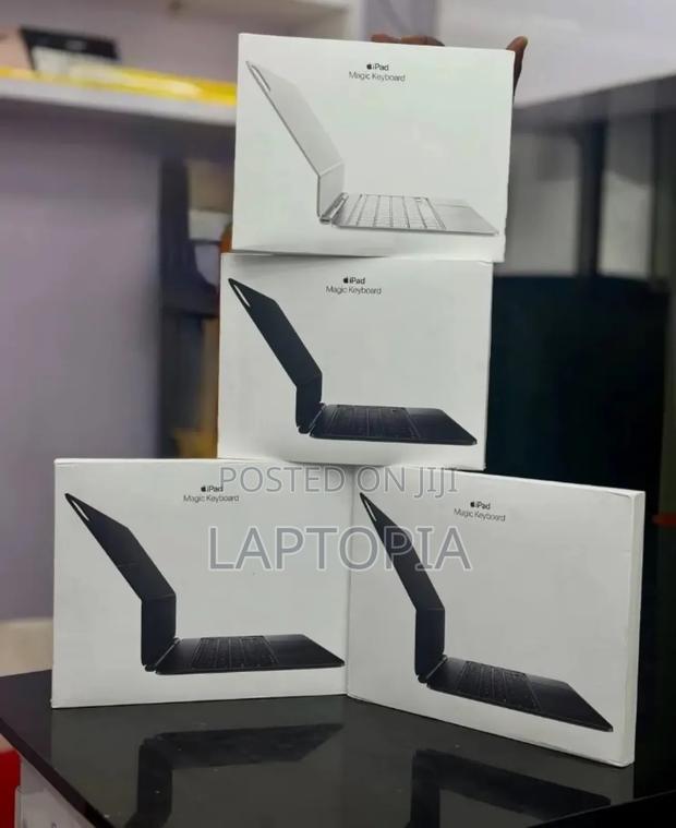 Apple iPad Pro 13-inch (M4) Magic Keyboard