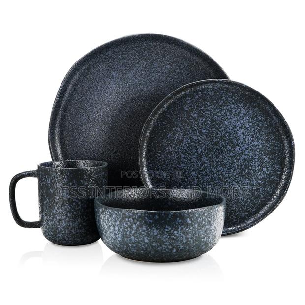 16-Piece Dinnerware Set Stoneware · Photo 4