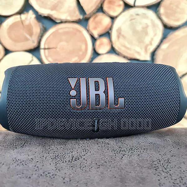 JBL Charge 5 Portable Waterproof Speaker With Powerbank · Photo 3