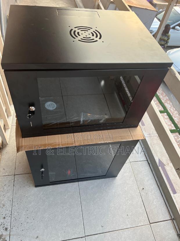 6u Network Cabinet · Photo 3