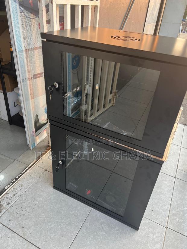 6u Network Cabinet · Photo 4