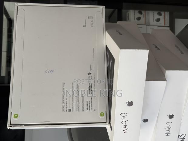 New Laptop Apple MacBook Pro 2024 M4 14-Inch 16GB Apple M4 SSD 512GB · Photo 3