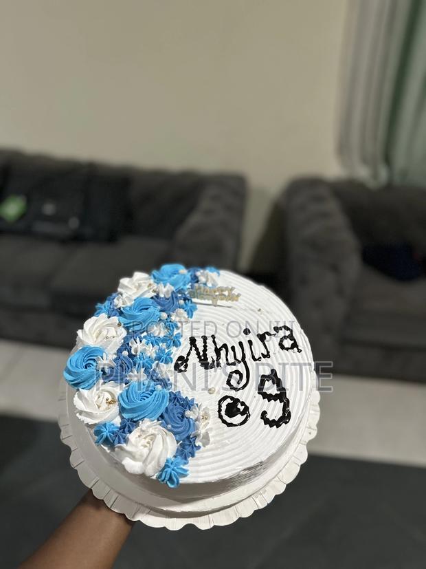 Size 10 One Layer,Very Affordable · Photo 2