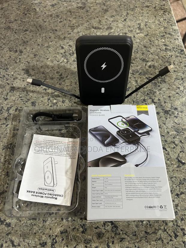 Magnetic Wireless Charging Power Bank · Photo 3