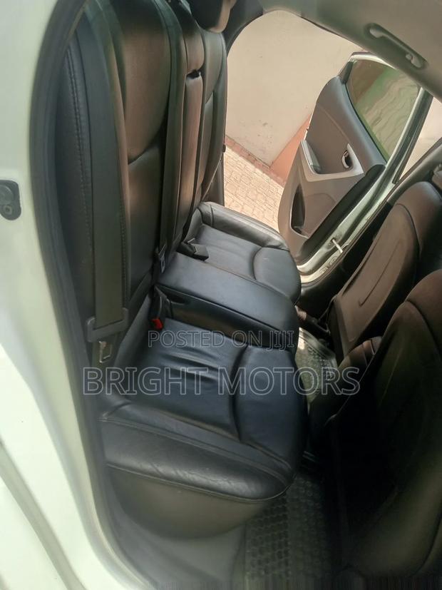 Hyundai Elantra Limited Sedan FWD (1.8L 4cyl 6A) 2013 White photo 4