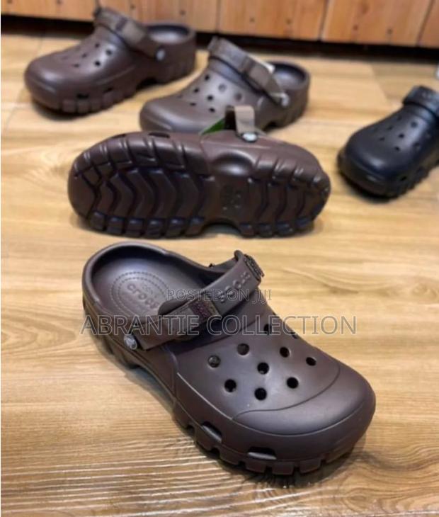 High Quality Crocs Unisex Slides · Photo 3