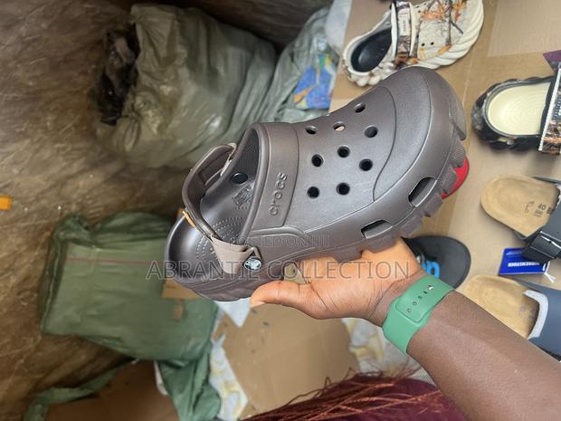High Quality Crocs Unisex Slides · Photo 4