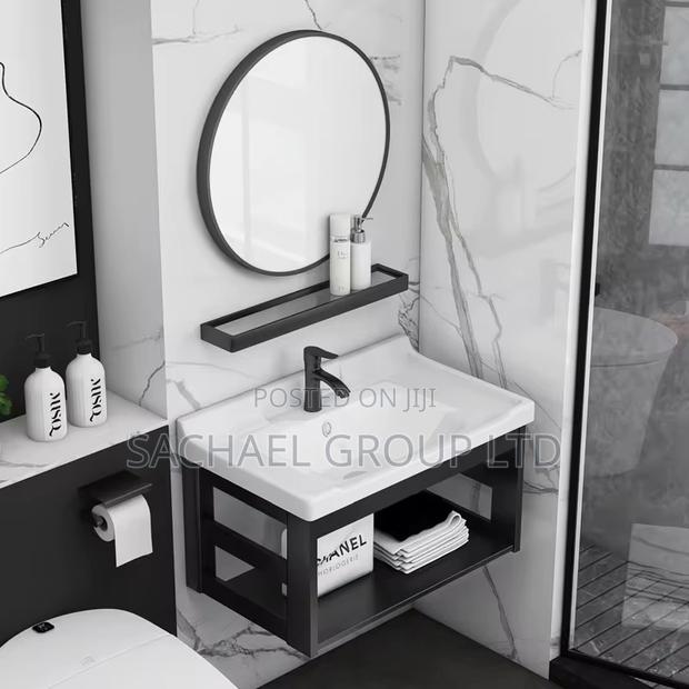 Black Small Hand Basin · Photo 3