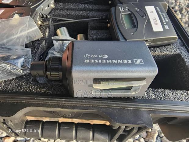 Lapel Sennheiser Wireless Microphone for Rent photo 2