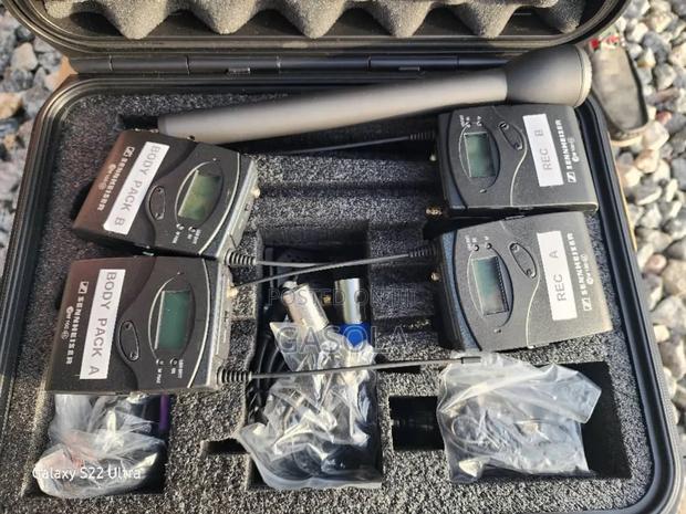 Lapel Sennheiser Wireless Microphone for Rent photo 3