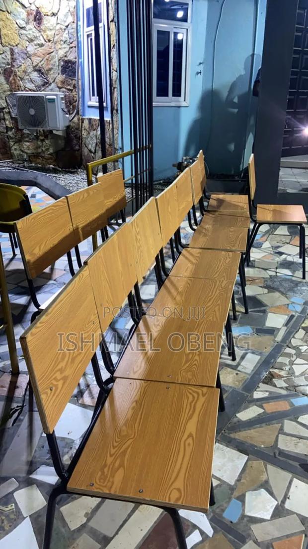 Strong Laminated Chairs · Photo 3