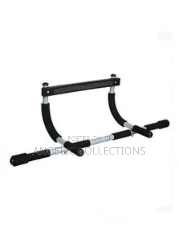 Pull Up Bar for Doorway · Photo 4