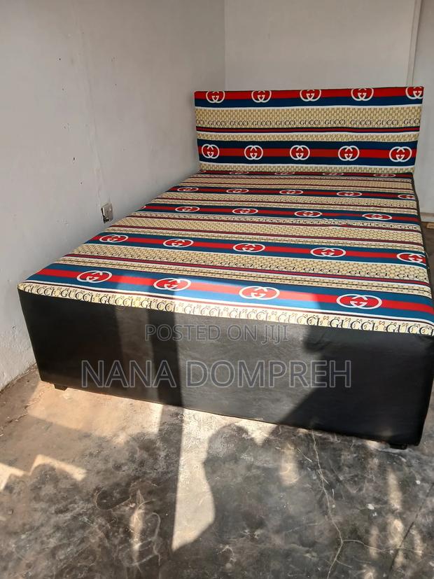 Colourful Gucci Bed · Photo 3