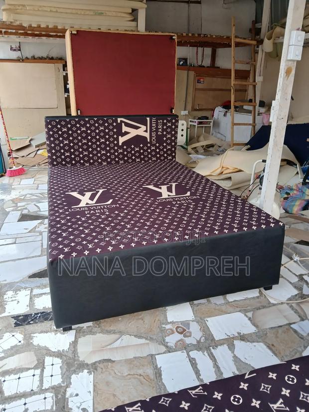 Coffe on Blacl Lv Inbuilt Bed