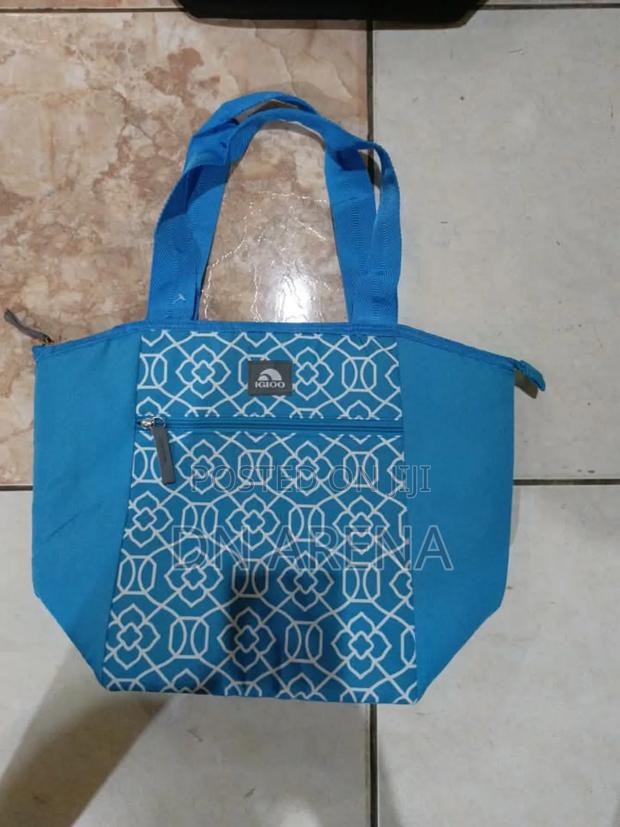 Igloo Tote Muti-Colored Lunch Bags 12 Cancapacity photo 4