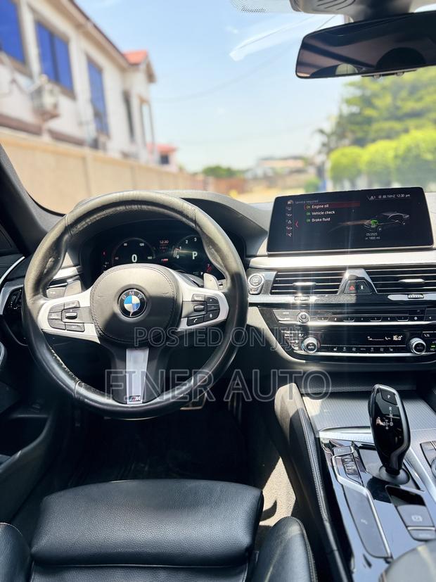 BMW 540i 2019 Gray
