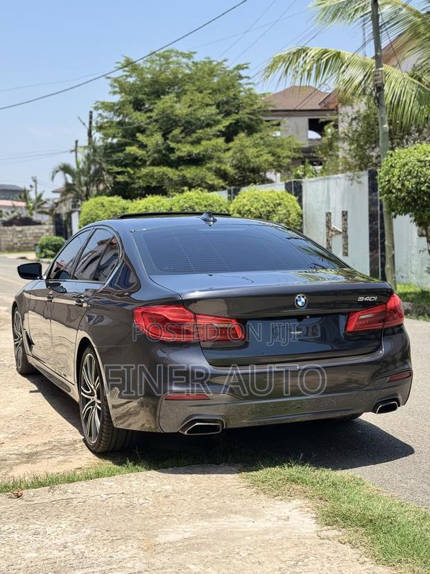BMW 540i 2019 Gray