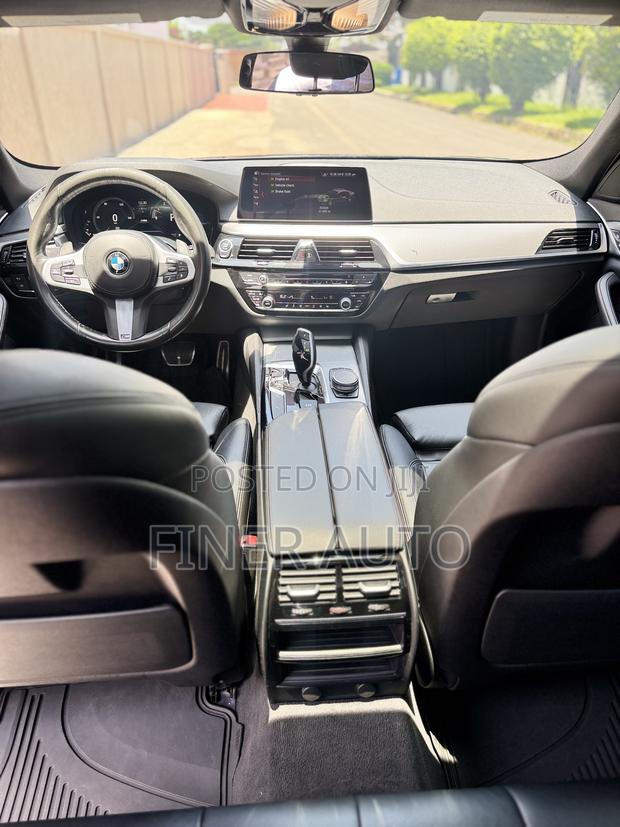 BMW 540i 2019 Gray