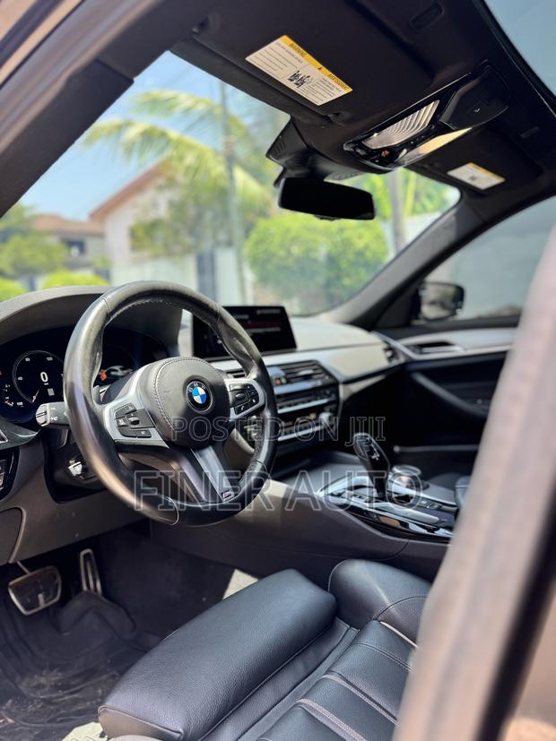 BMW 540i 2019 Gray