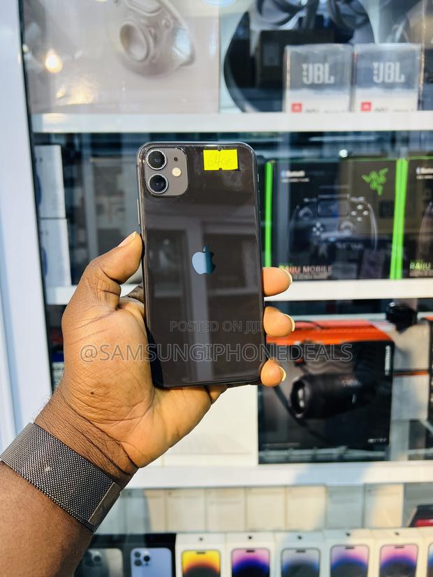 Apple iPhone 11 64 GB Black