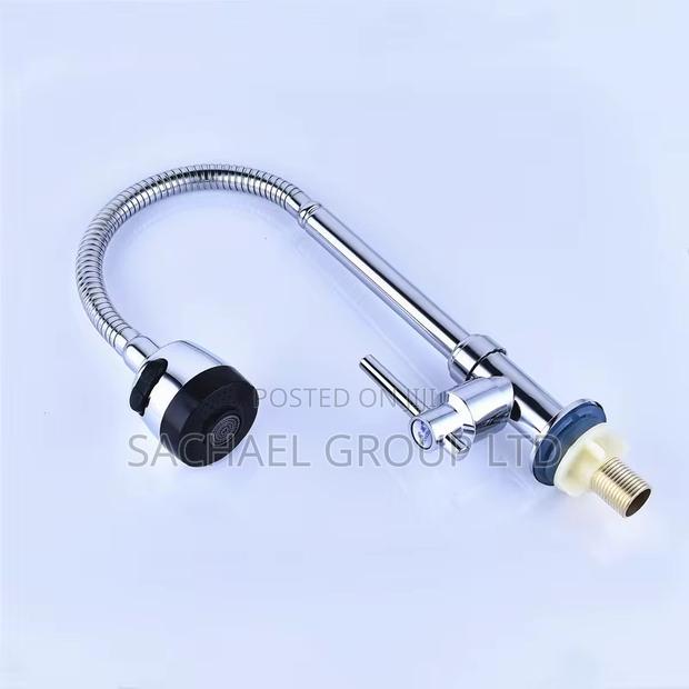 Pull Out Silver Kitchen Tap · Photo 4