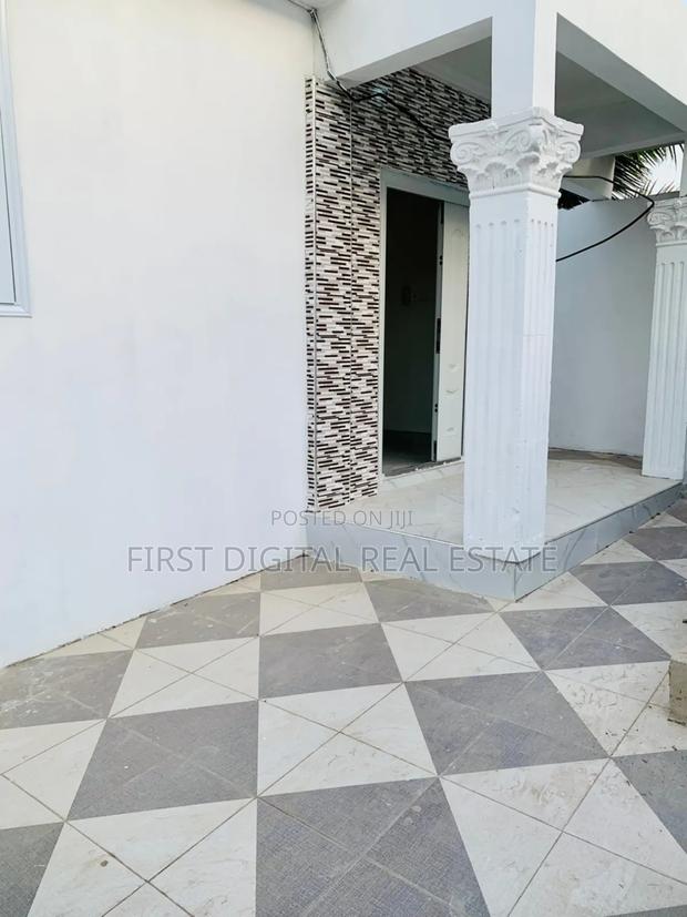 3 Bedroom For Sale In Kasoa Krispo · Photo 2
