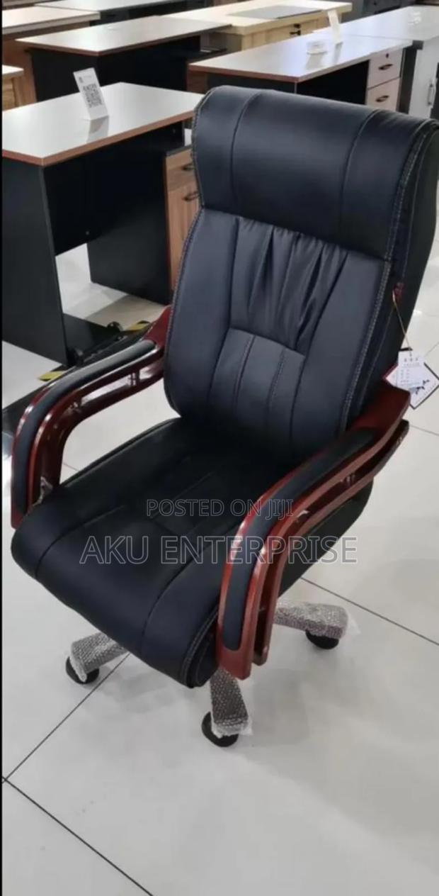 Office Swivel Chair · Photo 2