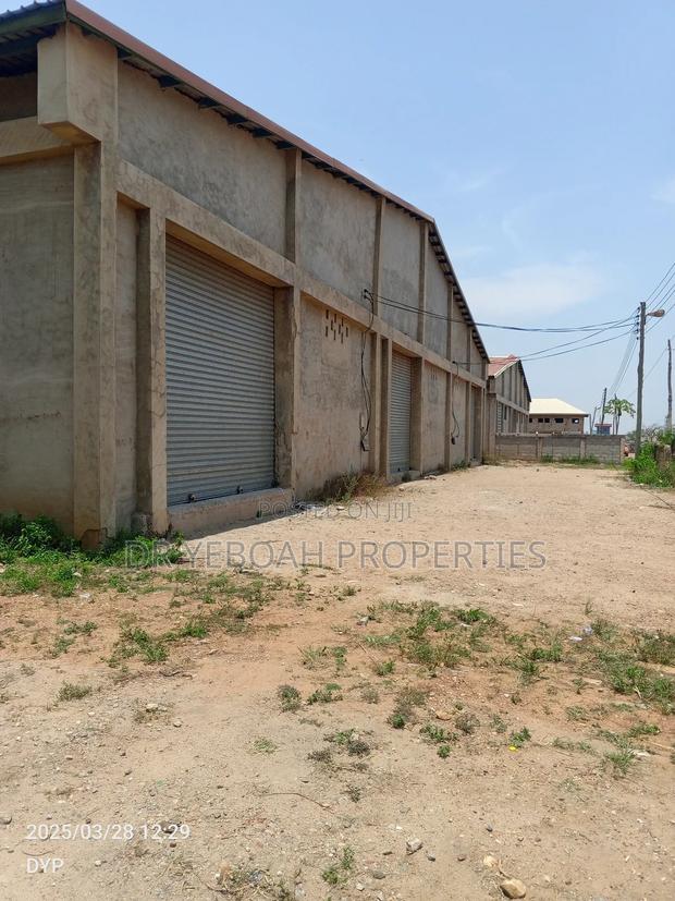 Spintex Kasapreko:- 500 SQM Warehouse for Rent · Photo 2