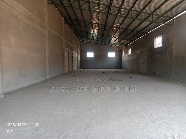 Spintex Kasapreko:- 500 SQM Warehouse for Rent · Photo 3