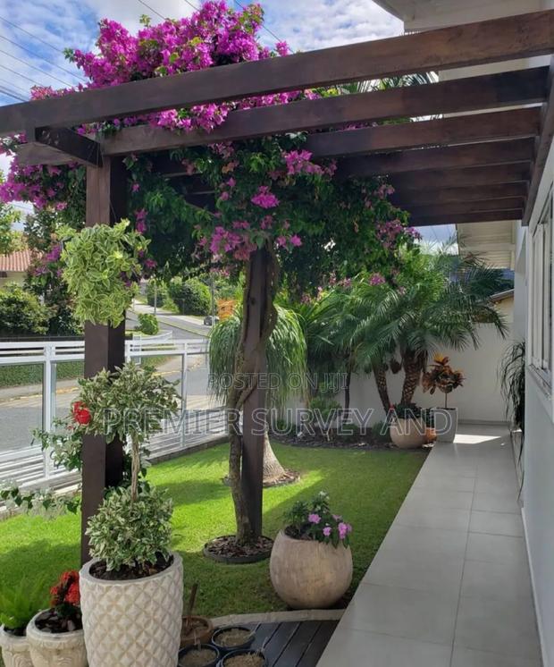 Pergola Installation · Photo 4