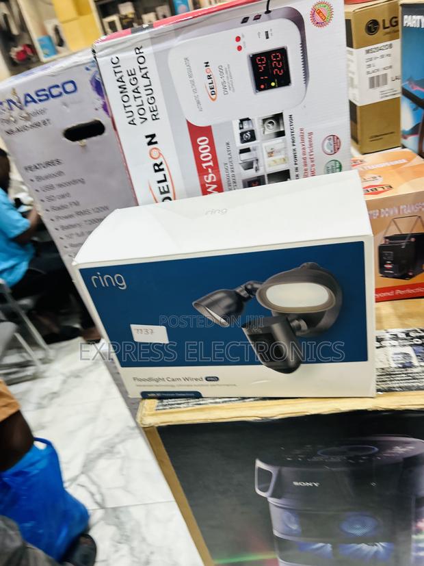 Home Smart Ring Floodlight Cam Wired Pro · Photo 2